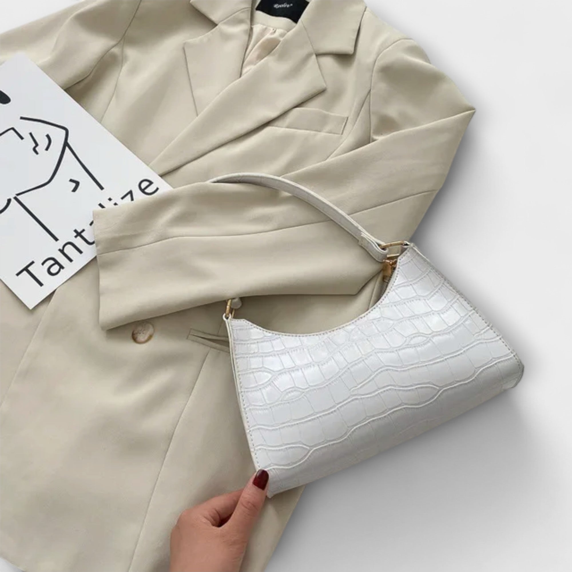 Aurellia. - Shiny Leather Bag