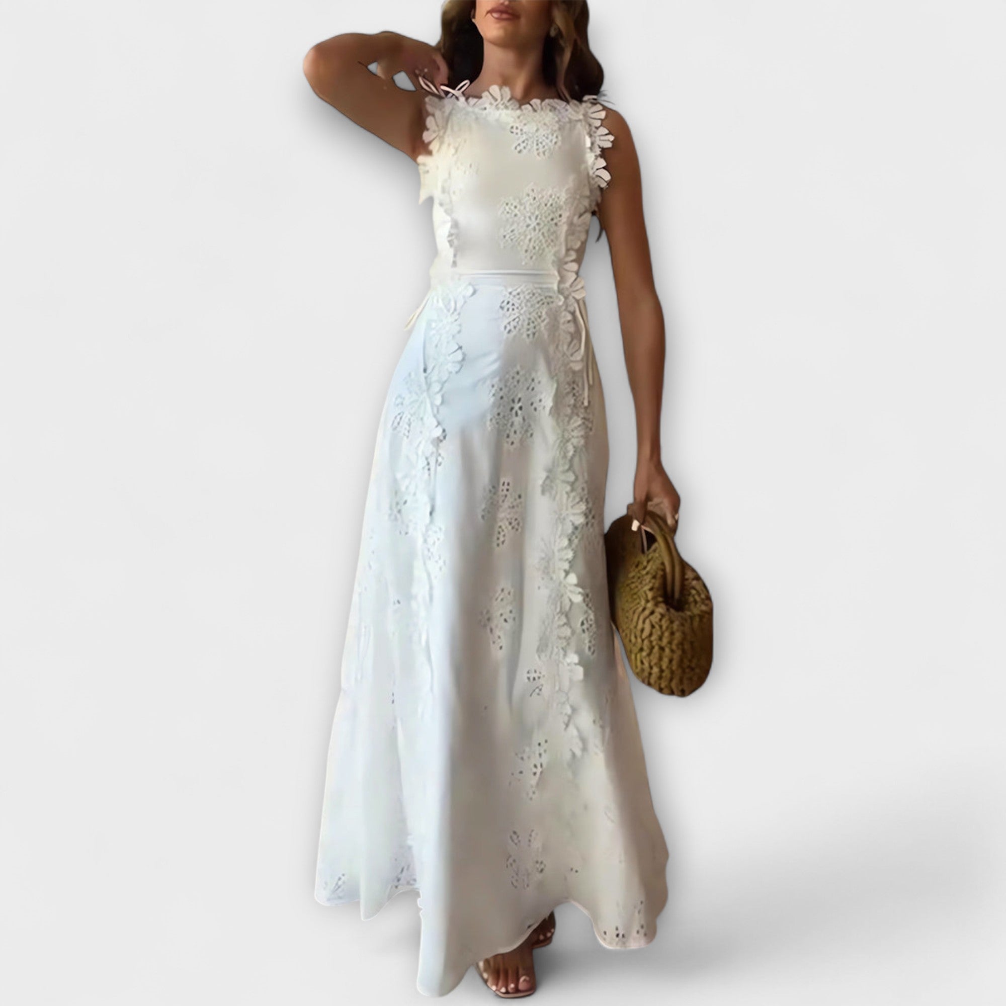 Éliora – Maxi Dress with Lace Floral Pattern and Ties