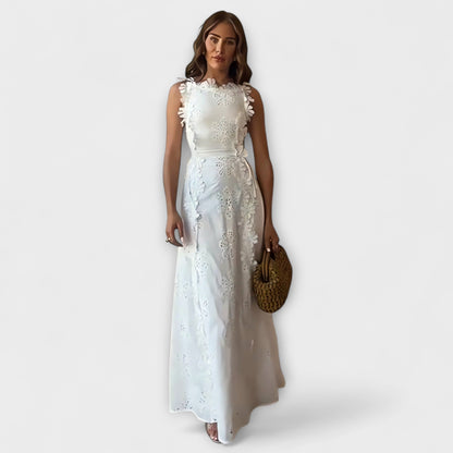 Éliora – Maxi Dress with Lace Floral Pattern and Ties