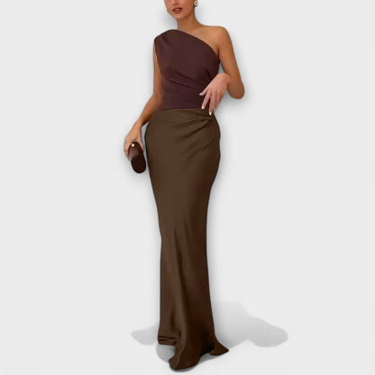 Elegant Maxi Dress with One Shoulder Strap and Pleats