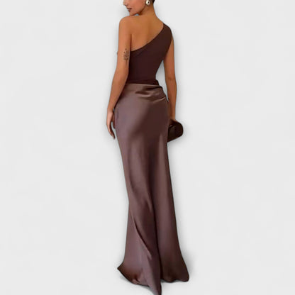 Elegant Maxi Dress with One Shoulder Strap and Pleats