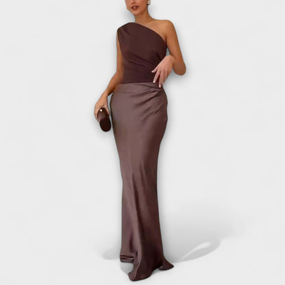 Elegant Maxi Dress with One Shoulder Strap and Pleats