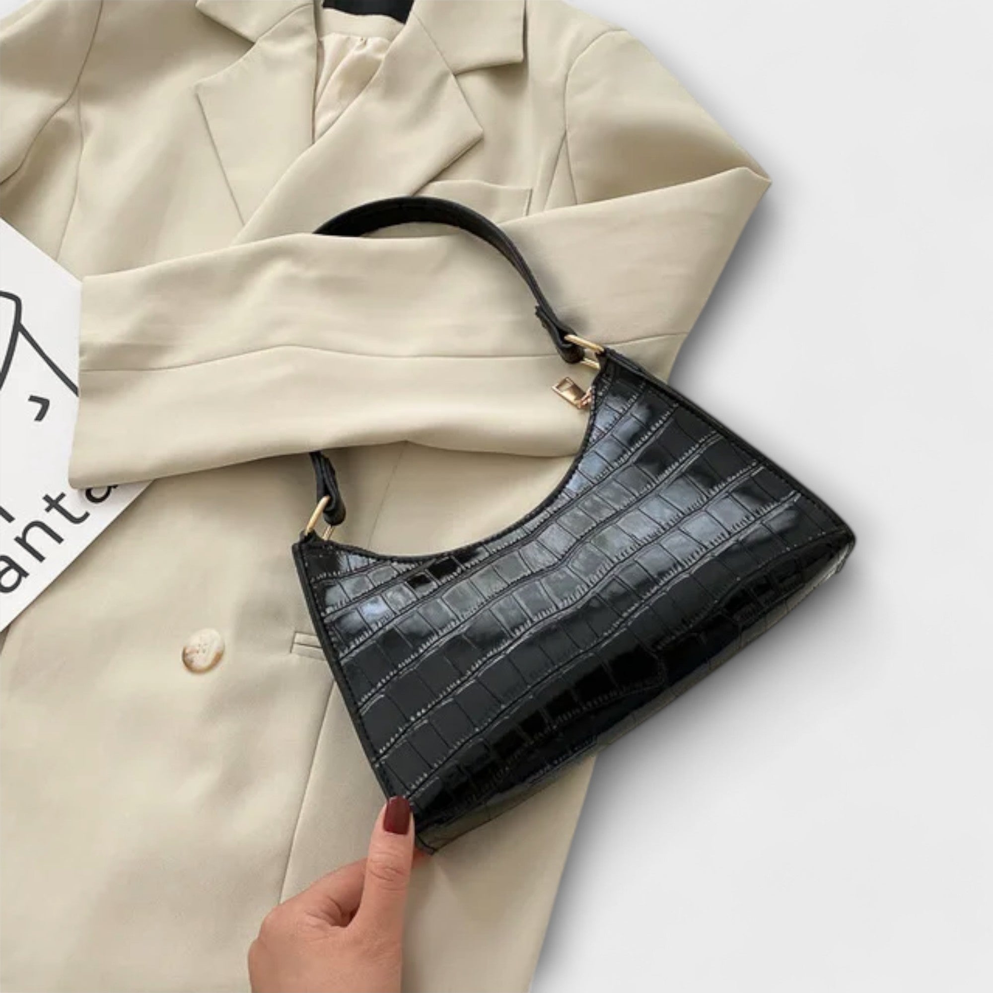 Aurellia. - Shiny Leather Bag