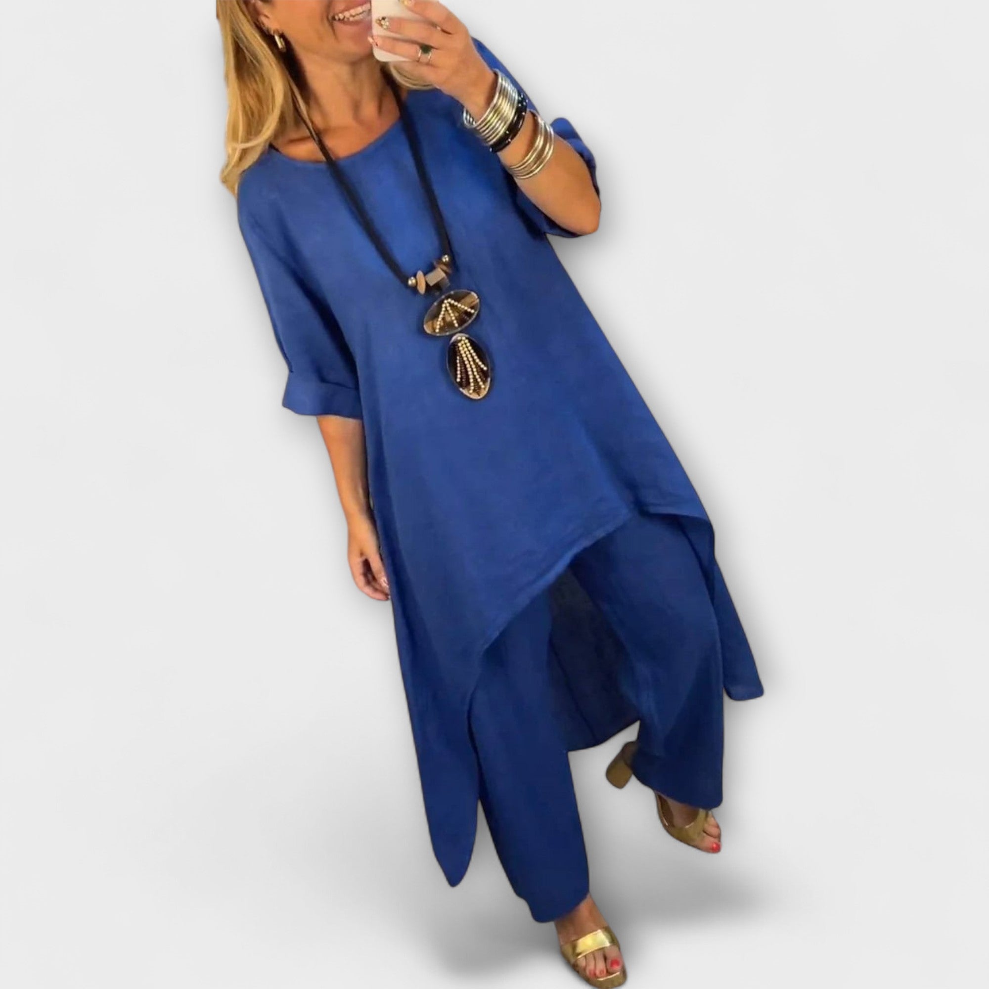 Tabea - Linen Suit with Round Neckline